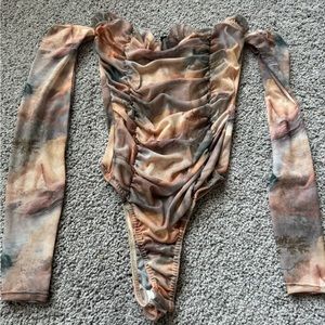 PRETTY LITTLE THING BODY SUIT